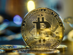 Британская полиция конфисковала у подростка биткоины на сумму $2,7 млн