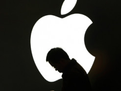 Apple увольняет сотни сотрудников, прослушивавших записи Siri