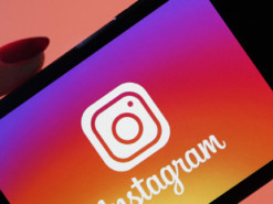 Пользователи забавно критикуют «золотую молодежь» в Instagram