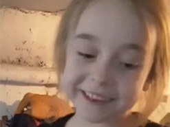 Маленькая киевлянка Амелия исполнила песню в бомбоубежище и стала известна на весь мир