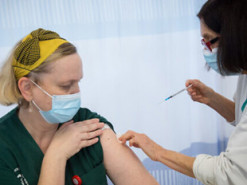 Калифорния предоставила своим жителям цифровой доступ к записям о вакцинах против COVID-19