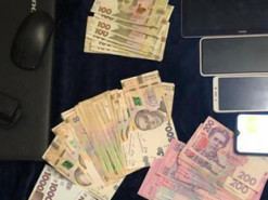 Мошенники обманывали украинцев, продавая несуществующие аксессуары к электронным сигаретам