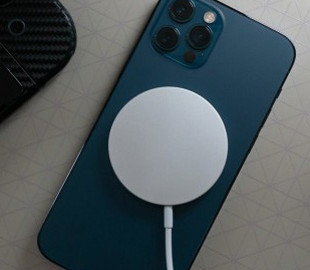 В iPhone 12 нашли скрытую функцию модуля беспроводной зарядки