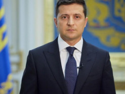 В сети появились все пять вопросов президента Зеленского и сам "опросник"