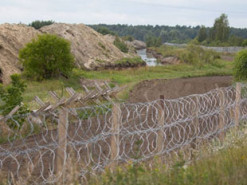 Колючий дріт і тепловізори: в ОПУ показали, як облаштований кордон з Білоруссю на Волині