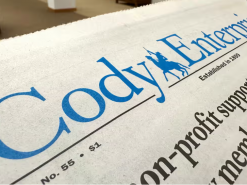 Репортера з Вайомінгу спіймали на використанні ШІ для створення фальшивих цитат та історій