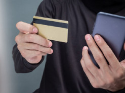 Жінка втратила 20 тисяч гривень через шахрайську схему в інтернеті