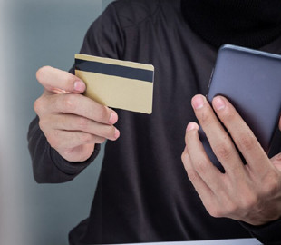 Жінка втратила 20 тисяч гривень через шахрайську схему в інтернеті