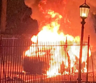 Новейший электромобиль Tesla Model S Plaid сгорел при странных обстоятельствах