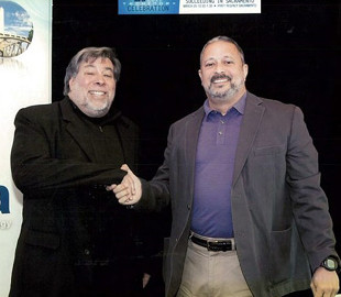 Стив Возняк предстанет перед судом по обвинению в краже бизнес-идеи