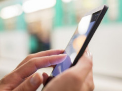 Мобильные приложения, разрешения и геолокация: украинцам дали советы по кибербезопасности