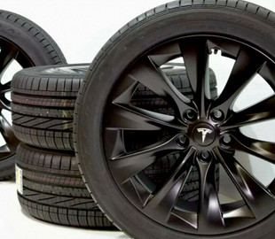 Электромобили Tesla теперь могут определять степень износа разных шин