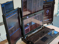 Представлен ноутбук с 7 экранами