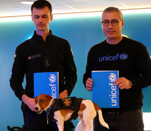 ЮНІСЕФ офіційно надав Патрону статус "Пса Доброї Волі"