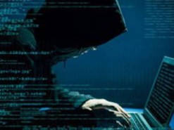 Хакер взломал канал радиосвязи полиции и приказал прекратить погоню за грабителями