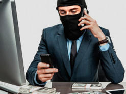 Мошенники в Украине разрабатывают новую схему: подделывают SMS-оповещения от банков