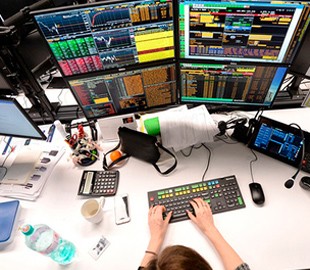 Хакеры захватили смартфоны десятков тысяч клиентов «Сбербанка» и выводят деньги