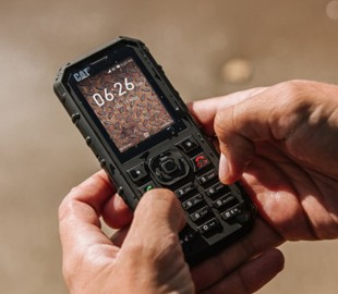 Представлен прочный и функциональный кнопочный телефон Cat B35