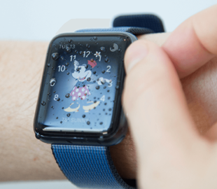 Apple ищет партнера для производства дисплеев новых Apple Watch