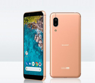 Sharp анонсировала Android One-смартфон с неделей автономности