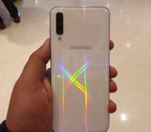 Вышло обновление для смартфона Samsung Galaxy A30