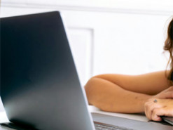 Захист від шпигунства — чи допоможе заклеювання камери ноутбука