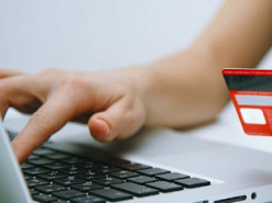 Інтернет-шахрай обдурив жінку на 10 тисяч гривень