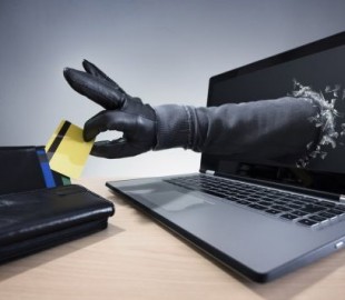 Мужчина через терминал перечислил интернет-мошеннику 101 тысячу гривен