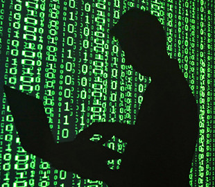 Путин назвал фарсом обвинения РФ в кибератаках на США