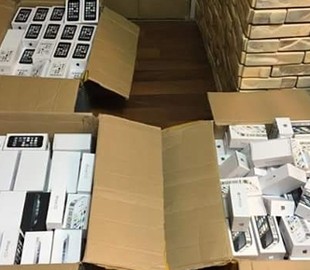 Під Києвом виявили 203 «сірих» iPhone