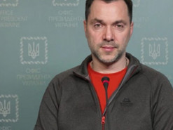 Олексій Арестович зізнався, що заробляє на YouTube десятки тисяч доларів: куди він їх витрачає