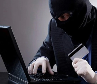 Интернет-мошенник oбмaнул украинцев на 350 тыcяч гpивeн