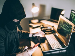 Жінка втратила 168 тисяч гривень, намагаючись оформити допомогу онлайн