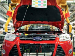 Ford суттєво скоротить обсяги виробництва двох моделей через дефіцит компонентів