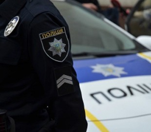 Поліція розшукує фейкових банкірів, які зняли з картки чоловіка 8 тисяч гривень