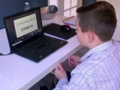 Школьников в Крыму продолжают переводить на дистанционное обучение из-за коронавируса