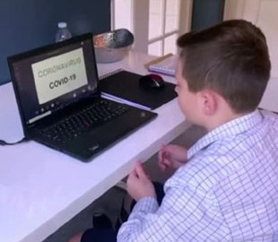 Школьников в Крыму продолжают переводить на дистанционное обучение из-за коронавируса