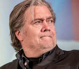 Twitter навсегда заблокировал аккаунт бывшего советника Трампа за призывы к насилию