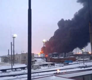 Російські НПЗ закуповують системи РЕБ на тлі атак українських дронів — АТЕШ