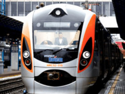 Минцифры поделилось планами по покрытию интернетом железной дороги Украины