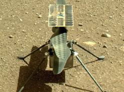 Марсианский вертолёт прислал на Землю первую цветную фотографию, которую сделал на Красной планете