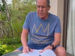 Лавров на Балі: фото в трусах порвало мережу