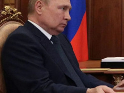 Тепер і ліва: у путіна почала відніматись друга рука – помічено нові симптоми