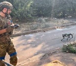 Україна отримала від Британії бойових роботів-собак