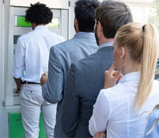 Росіяни з картками Visa та MasterCard тепер не можуть користуватися ними за кордоном