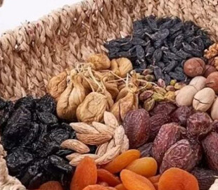 Лікар розповів, які сухофрукти не варто купувати