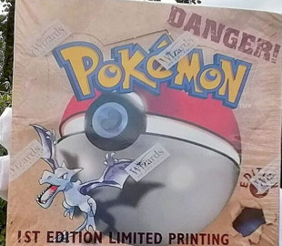 Мужчина нашел дома карточки с покемонами и разбогател