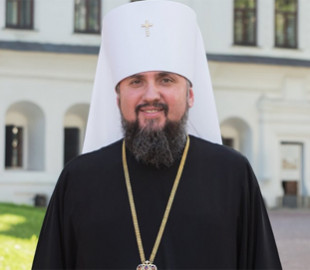 Епифаний просит молодежь заглядывать не только в Google