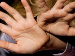 На Житомирщині батька-вихователя підозрюють у розбещенні малолітніх