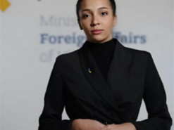 "Не зацікавила". У МЗС України назвали причину відмови від ШІ-спікерки Вікторії